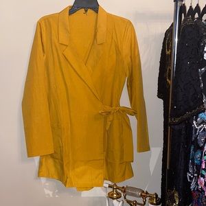 New w/o tag Mustard Romper